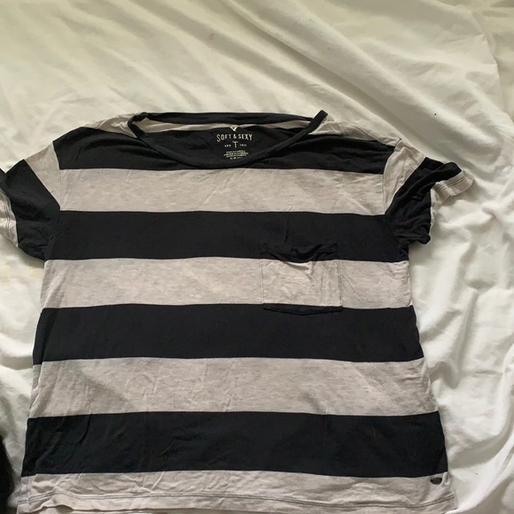 American Eagle T-shirt - Picture 1 of 3